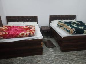 S R HOTEL yamnotri Marg kharadhi barkot uttarkashi Uttarakhand