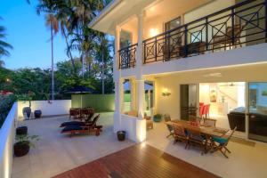 Whispering Palms - Beachfront Port Douglas