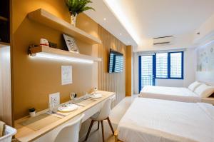 Hotel-Like Staycation 4 near MOA with WiFi & Netflix