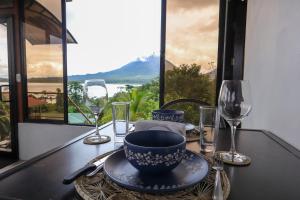 Volcano & Lake View Oasis with Scenic Tub
