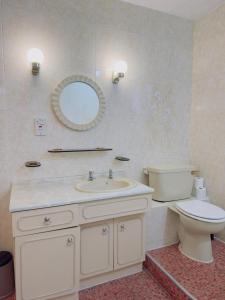 Family home, Convenient to Local Pubs, Takeaways