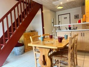 Charmant T2 Mezzanine au Centre de Samoëns avec Balcon, WIFI - FR-1-624-182