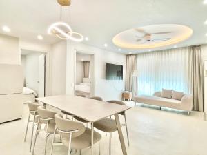 Hongdae Zoe Three Room House