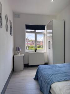 Convenient, Spacious Home, Local shops and Pubs