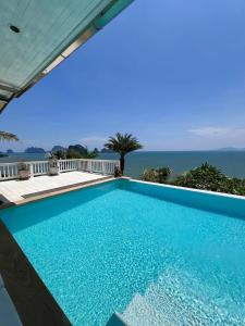 The Sunny Hill Pool Villa 180° Panoramic Sea View