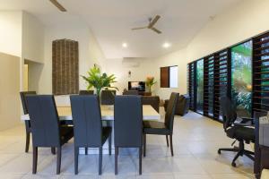 Footsteps to Four Mile - Port Douglas