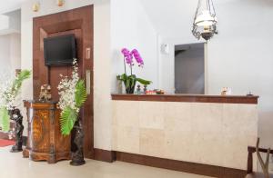 RedDoorz Near Trans Studio Mall 3