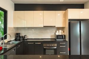 V246 Spacious 4BR Near Pier Private Pool & Garden