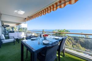 Apartment with Terrace Pool & Beach Access