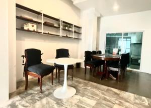 Impact Arena & DMK - 4BR 12pax Home 55" Smart TV