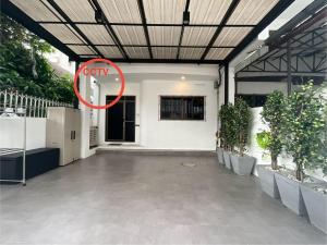 Impact Arena & DMK - 4BR 12pax Home 55" Smart TV