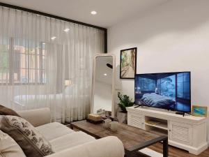 The Lanmien Saigon District 3 - 300m to Tan Dinh Church