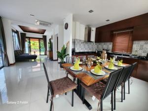 HEART of RAWAI, 4BR Private pool