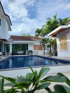 HEART of RAWAI, 4BR Private pool