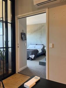 Luxurious 2 Bed 2 Bath Woolstore apartment