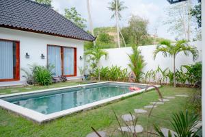 Tropical Villa with Swimming Pool
