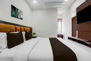 Townhouse Bela Road Varanasi City Railway Station Formerly Srijan Grand