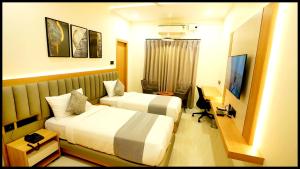 P A R K Guest House ! Premium Rooms With Family Retreat