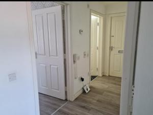 City, Celtic park & Emirates Stadium Apartment, for families or age over 23