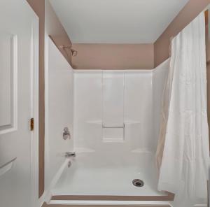 1Br in Heart of Downtown, Sauna, Prime Location