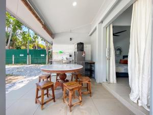 2 Mins from Beach Bliss Rustic Cabin Langkawi 2PAX
