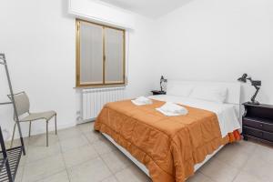 Lake Corner near the center of Sirmione