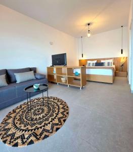 aelia beach living II