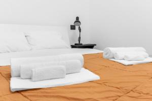 Lake Corner near the center of Sirmione