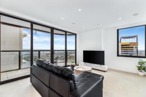 High level deluxe 2 bedroom APT