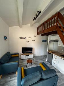 Appartement avec loggia et mezzanine, bord de mer, 4 personnes