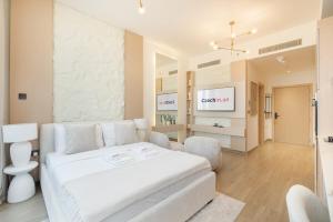 New Studio Aura JVC Pool Gym Sauna Padel court