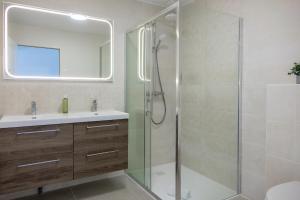 Grande Maison Familiale située à Sandillon à 15mn d Orléans - 5 chambres - 8 lits