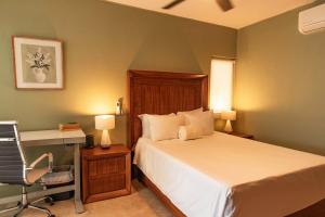 Luxury Oceanview Condo with heated Pool