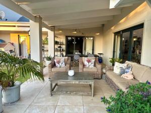 Noordhoek Family Friendly Villa with Housekeeper