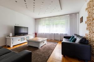 Gdynia Główna Spacious Apartment by BookingHost