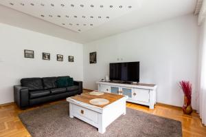 Gdynia Główna Spacious Apartment by BookingHost