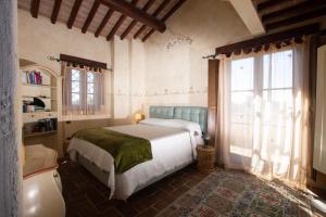 Tenuta di campagna con piscina immersa nel verde