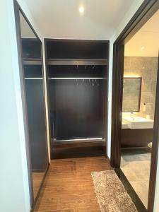 Chic Ha Long Studio Bay, City & Mountain Views