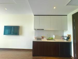 Chic Ha Long Studio Bay, City & Mountain Views