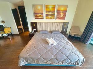 Chic Ha Long Studio Bay, City & Mountain Views