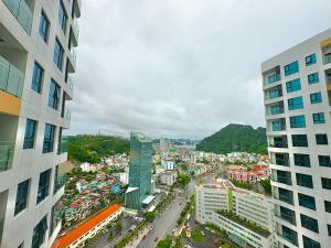 Chic Ha Long Studio Bay, City & Mountain Views