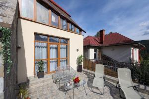 MontArte - Private Art retreat Villa