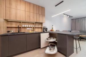 Elegant & Bright Apartment Zabłocie by Renters Prestige