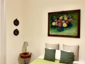 Vacanze Napoli centrale Elegant and Spacious 130sqm 2 Bedrooms 2 Bathrooms 1 Full 1 Service Central Station Old Town