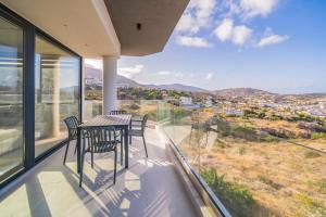 Sea View 3 BDR apt 10 min walk from the beach by Hospi