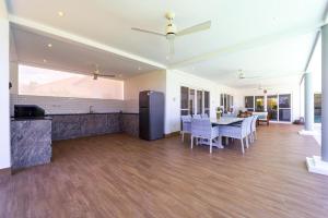 Tropical Family Villa with Pool Garden ML103