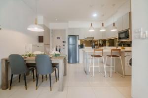 Cassia Exclusive Lake View Condo Bang Tao Beach