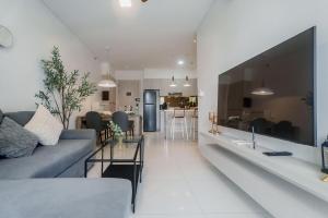 Cassia Exclusive Lake View Condo Bang Tao Beach
