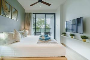 Cassia Exclusive Lake View Condo Bang Tao Beach
