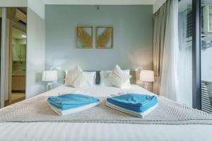 Cassia Exclusive Lake View Condo Bang Tao Beach